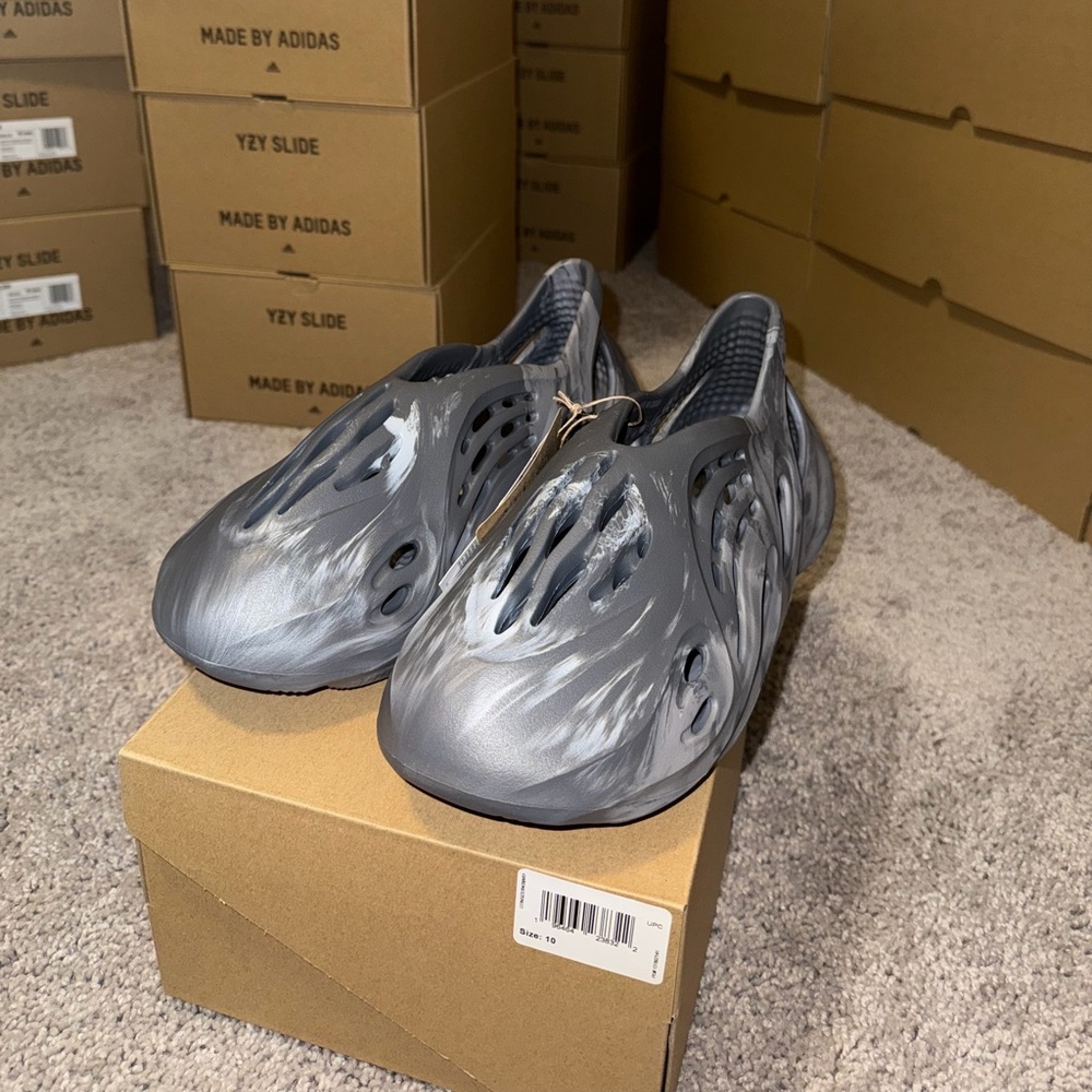 Adidas Yeezy Foam Runner in Metallic Gray